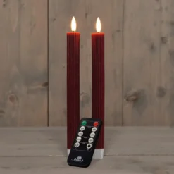 Anna's Collection LED dinerkaarsen - 2x - bordeaux rood - ribbel