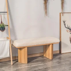 Bank van massief hout en witte lussen