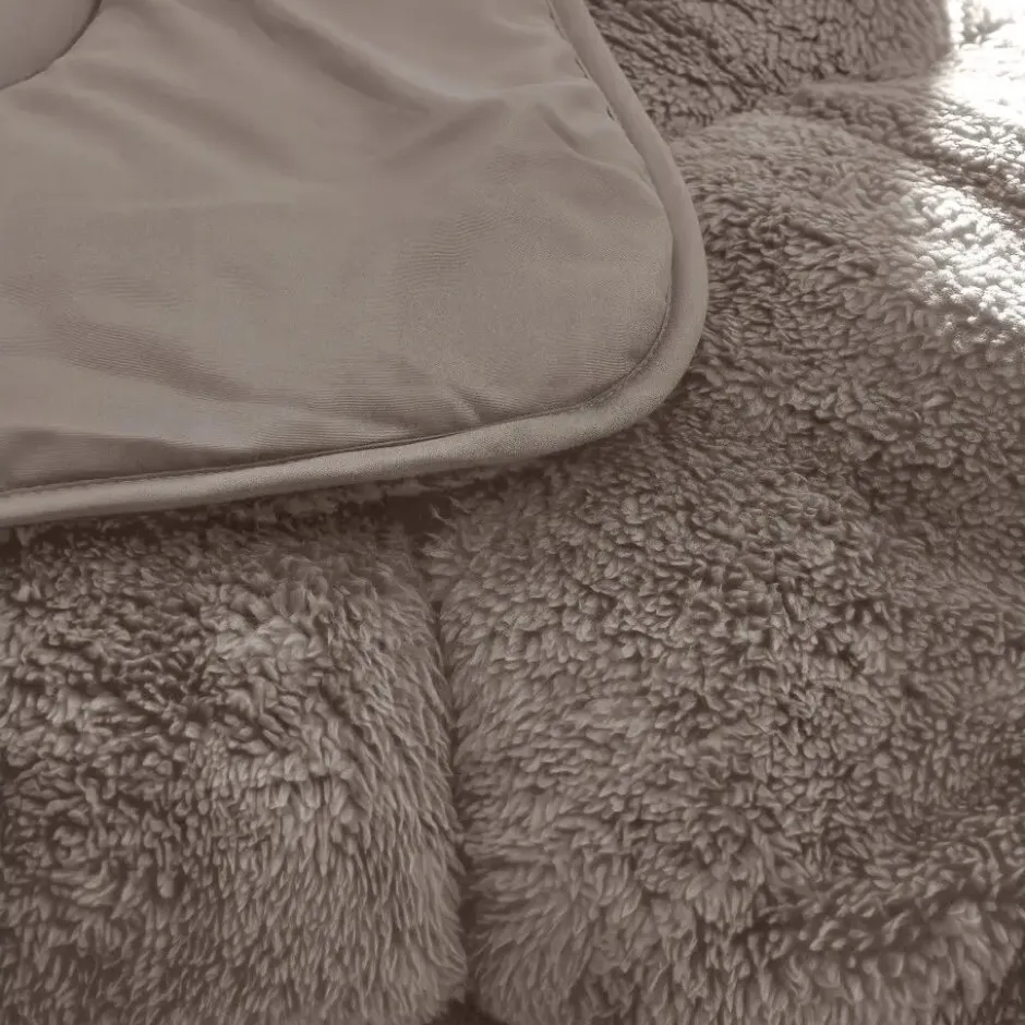 Dekbed zonder Overtrek Lazy Teddy 200x200 – Superzacht & Wasbaar – Taupe