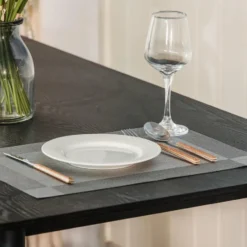 Eettafel voor 4 personen van massief grenenhout L120
