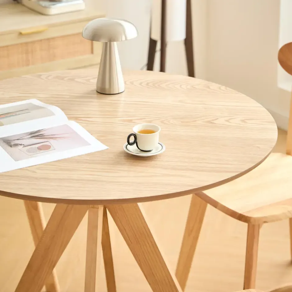 Eettafel voor 4 personen van massief grenen D90