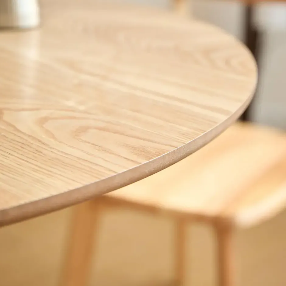 Eettafel voor 4 personen van massief grenen D90