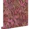ESTAhome behang tropische bladeren en bloemen aubergine paars en roze