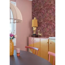 ESTAhome behang tropische bladeren en bloemen aubergine paars en roze