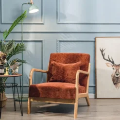 Fauteuil van massief hout en terracotta stof