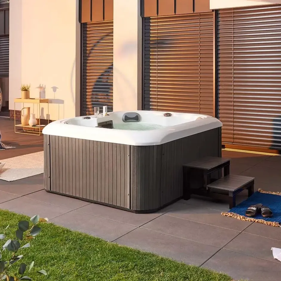 HOME DELUXE Whirlpool buiten SEA STAR Met treden en thermische afdekking