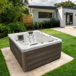 HOME DELUXE WITTE MARBLE buitenwhirlpool met opstap en thermische afdekking
