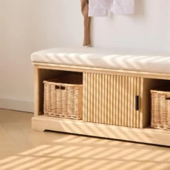 Houten halbank met 1 deur en 2 opbergvakken met beige fluwelen