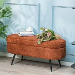 Metalen bank met terracotta krullen