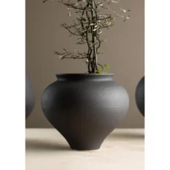 Nest of Nora Keramische bloemenvaas - Rond design - Zwart