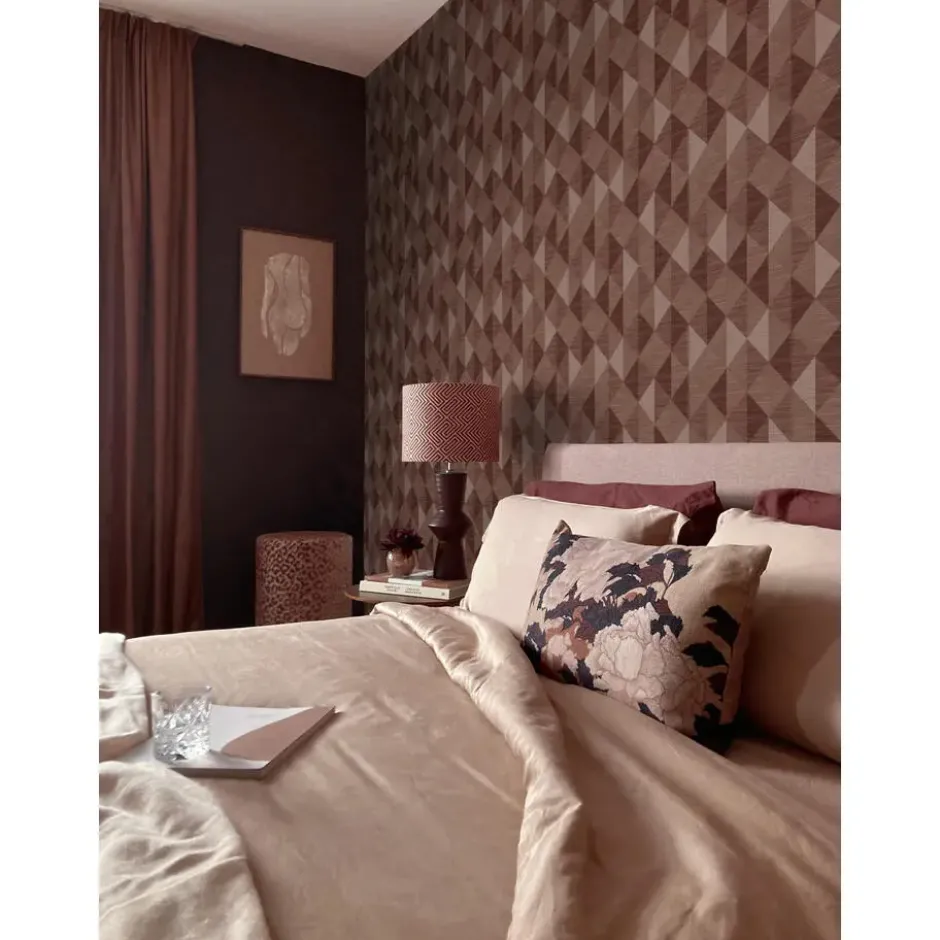 Origin Wallcoverings behang grasweefsel in grafisch 3D motief bordeaux rood