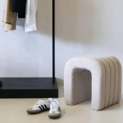Poef Bouclé Taupe - Zithoogte 45 cm - Japandi Stijl