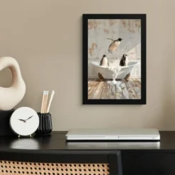 Poster met lijst 20x30 cm Vintage - Pinguïn - Badkuip - Schuim