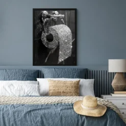 Poster met lijst 60x80 cm WC - Toilet papier - Zwart wit - Glitters
