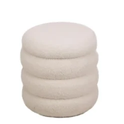 Pouf met witte krullen in Scandinavische stijl