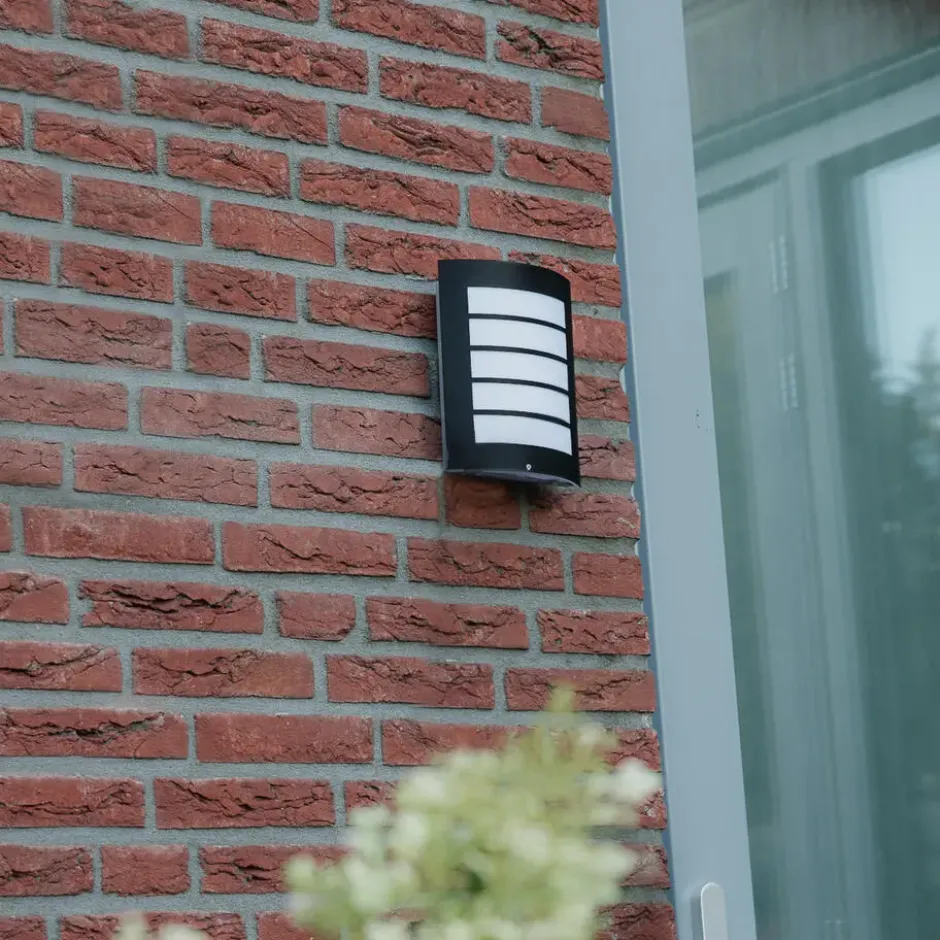 Qazqa wandlamp met daglichtsensor miro zwart e27
