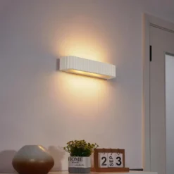 Qazqa wandlamp plaster beige e14