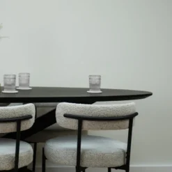 QUVIO Eettafel Sofia – Ovaal – 220x100 cm – Kruispoot – Zwart