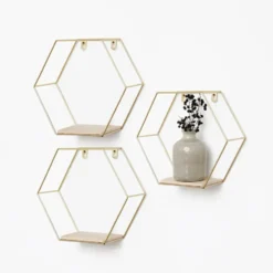 Set van 3 zeshoekige metalen wandrekjes met houten plankje - Goud