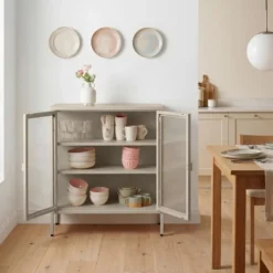 tectake Metalen Vitrinekast, Glazen Deuren, Taupe, 2 Planken, Op Poten